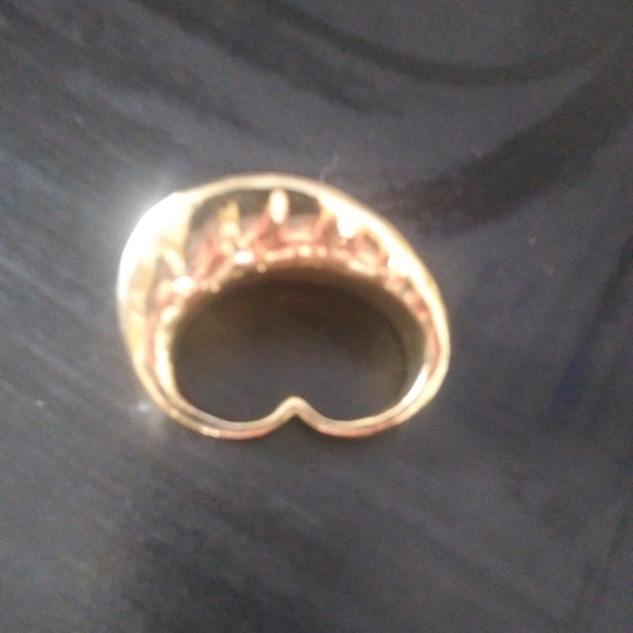 Ring - Picture 3 of 4